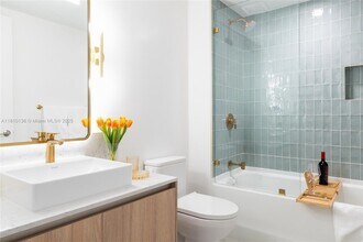 159 NE 6th St, Unit 3615 in Miami, FL - Building Photo - Building Photo