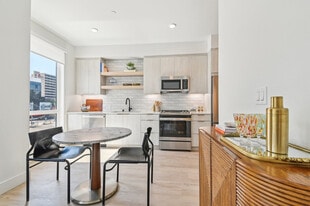 Aster in Long Beach, CA - Building Photo