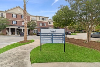 The Grand at Lake Sheri in Valdosta, GA - Foto de edificio - Building Photo