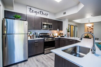 Colton Apartments in Henderson, NV - Building Photo - Building Photo