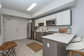 321 NE 26th St, Unit 507 in Miami, FL - Building Photo - Building Photo