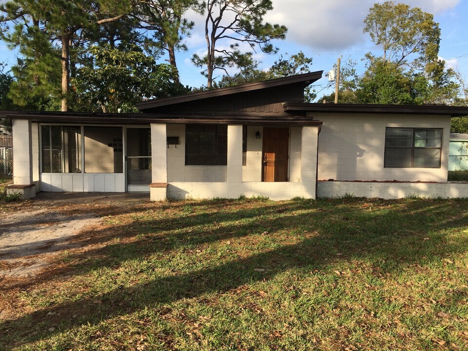 236 Seminole Ave in Titusville, FL - Building Photo