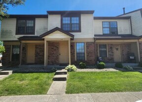 700 N Adelaide St, Unit 34 in Normal, IL - Building Photo