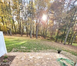 8 Red Maple Ln in Clifton Park, NY - Building Photo - Building Photo