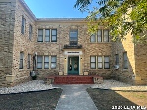 128 W Magnolia Ave in San Antonio, TX - Building Photo