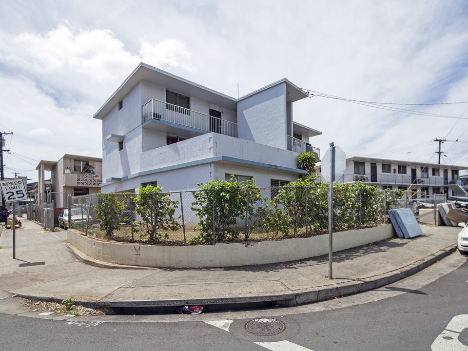 94-104 Pupupuhi St in Waipahu, HI - Building Photo