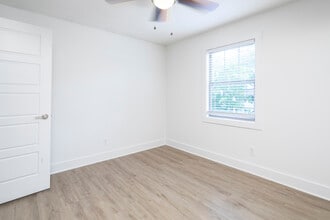 Sussex in Birmingham, AL - Building Photo - Interior Photo