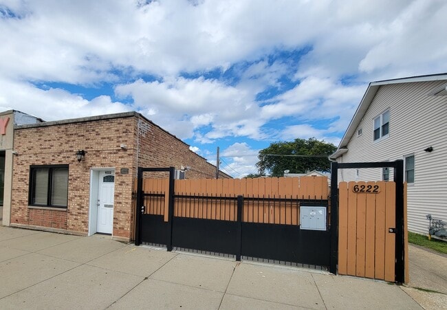 property at 6222 W Addison St