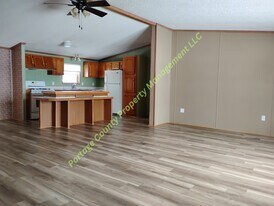 706 E Hickory St in Spencer, WI - Building Photo