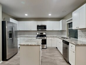 7218 Fossil Garden Dr in Arlington, TX - Building Photo - Building Photo