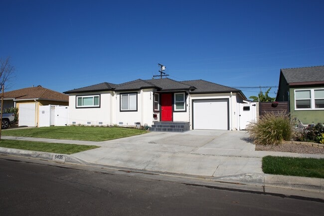 5435 W 123rd Pl, Unit A in Hawthorne, CA - Building Photo - Building Photo