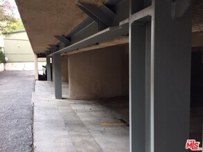 443 S Wilton Pl in Los Angeles, CA - Building Photo - Building Photo