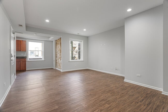 7726 N Ashland Ave in Chicago, IL - Building Photo - Building Photo