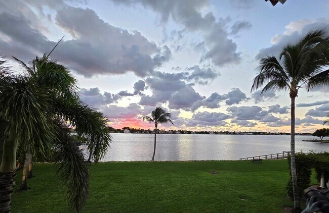 101 Ocean Cay Way in Hypoluxo, FL - Foto de edificio - Building Photo