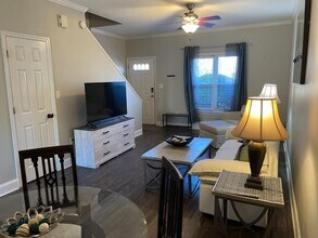 385 Old Epps Bridge Rd in Athens, GA - Building Photo - Building Photo