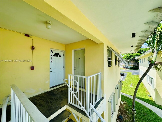 7308 SW 82nd St in Miami, FL - Building Photo - Building Photo