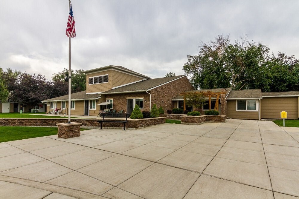 3085 Resort St in Baker City, OR - Building Photo