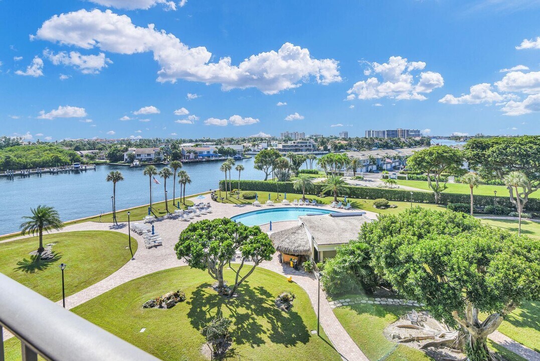 899 Jeffery St, Unit 609 in Boca Raton, FL - Foto de edificio