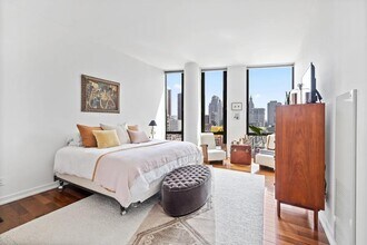 101 Warren St in New York, NY - Building Photo - Building Photo