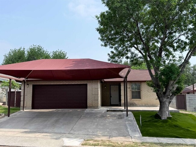 property at 1709 Kingwood Dr