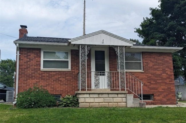 property at 913 Fox St
