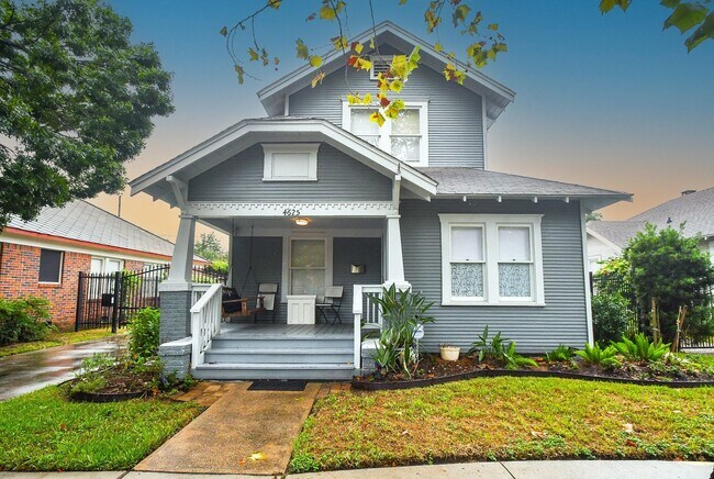 4625 Pineridge St in Houston, TX - Building Photo - Building Photo