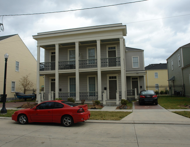 815 Josephine Dr in New Orleans, LA - Building Photo - Building Photo