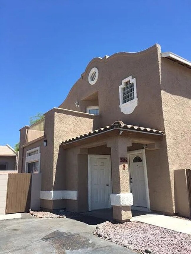 property at 2862 N Tyndall Ave