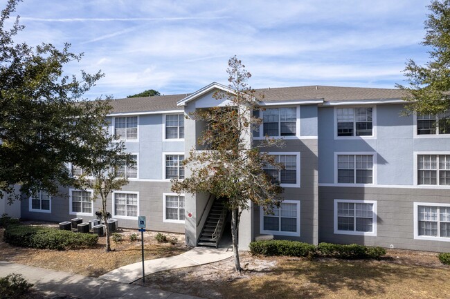 Courtney Manor Apartments in Jacksonville, FL - Foto de edificio - Building Photo