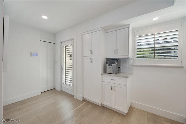 800 River Point Dr in Naples, FL - Building Photo - Building Photo