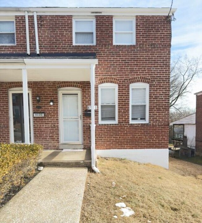 8521 Pleasant Plains Rd in Towson, MD - Building Photo