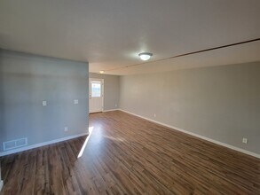 3908 24th Ave in Evans, CO - Foto de edificio - Building Photo