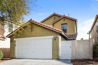 7450 Easingwold Dr in Las Vegas, NV - Foto de edificio - Building Photo