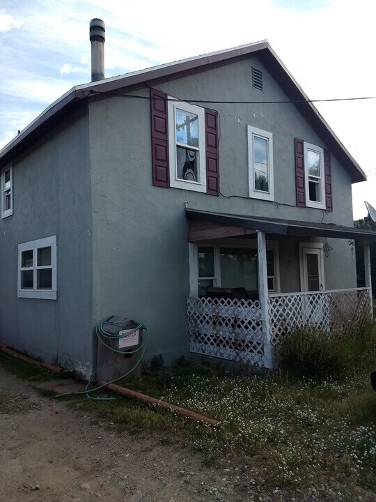1050 Forestvale Rd in Helena, MT - Building Photo