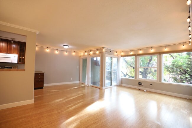 22 Moss Ave in Oakland, CA - Building Photo - Building Photo