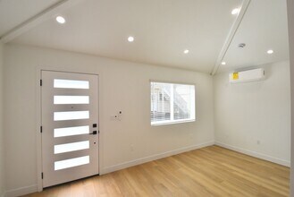 10839 Moorpark St in Los Angeles, CA - Building Photo - Building Photo