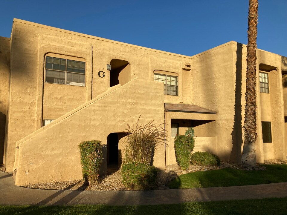 5300 E Waverly Dr, Unit G3 in Palm Springs, CA - Foto de edificio