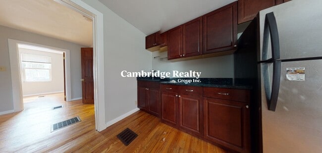 428 Franklin St, Unit 1R in Cambridge, MA - Foto de edificio - Building Photo