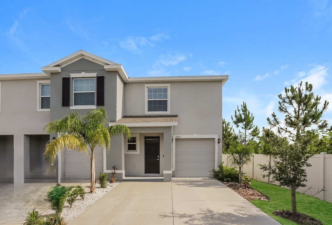 11803 Mountain Retreat Ln in Riverview, FL - Building Photo