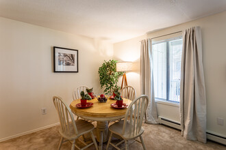 Fairway Apartments in New Britain, CT - Building Photo - Interior Photo