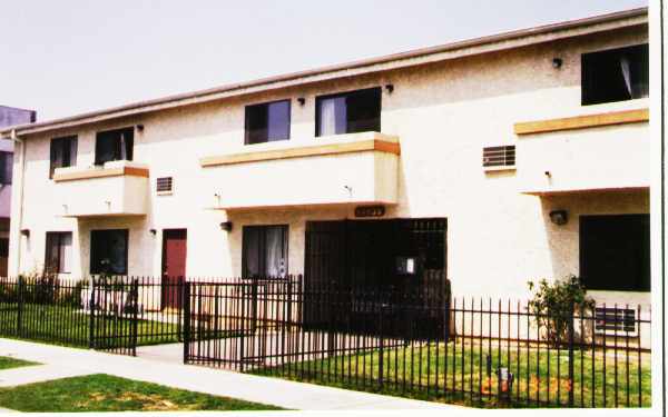 14133 Calvert St in Van Nuys, CA - Building Photo - Building Photo