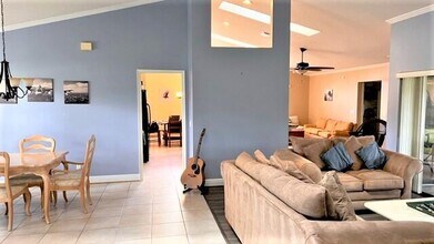 1572 Primrose Ln in Wellington, FL - Building Photo - Building Photo