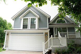 8005 W 149th St in Overland Park, KS - Building Photo