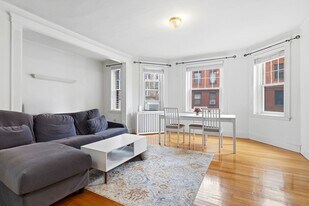 73 Parkman St in Brookline, MA - Building Photo