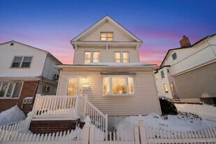 14-19 115th St in Queens, NY - Building Photo