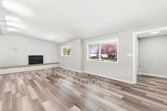 413 Chestnut St in Mountain Home, ID - Building Photo - Building Photo