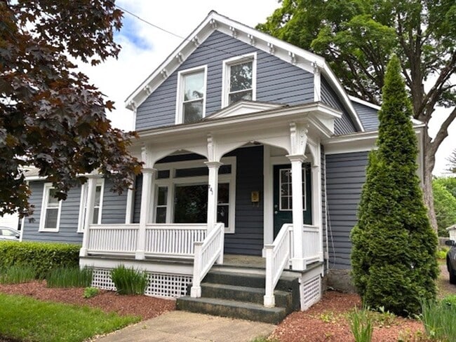 241 Nelson Ave, Unit 2