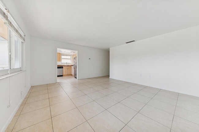 1000 NE 9th Ave in Delray Beach, FL - Building Photo - Building Photo