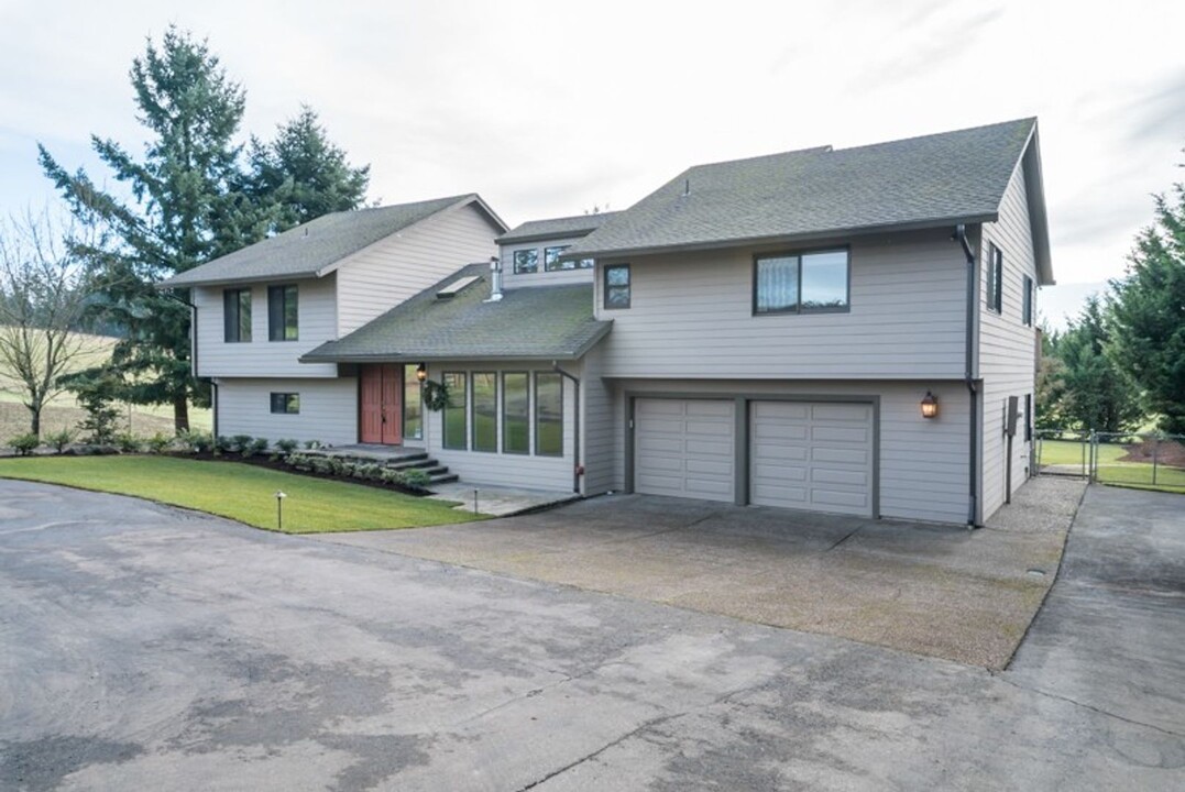 3938 SW Fir Grove Ln in Wilsonville, OR - Building Photo