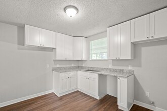 2000 Bellview St in La Marque, TX - Building Photo - Building Photo